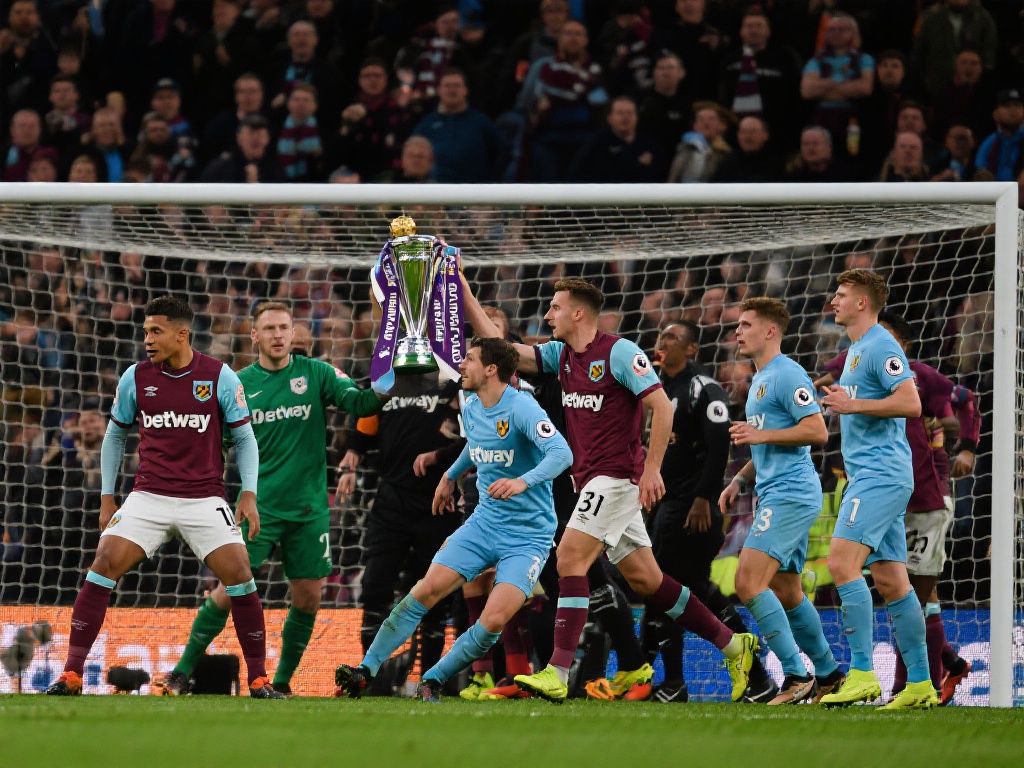 英超足总杯大冷门:红军蓝军枪手皆出局,前四仅存森林 这一赛季的足总杯,因冷门频现而愈加引人关